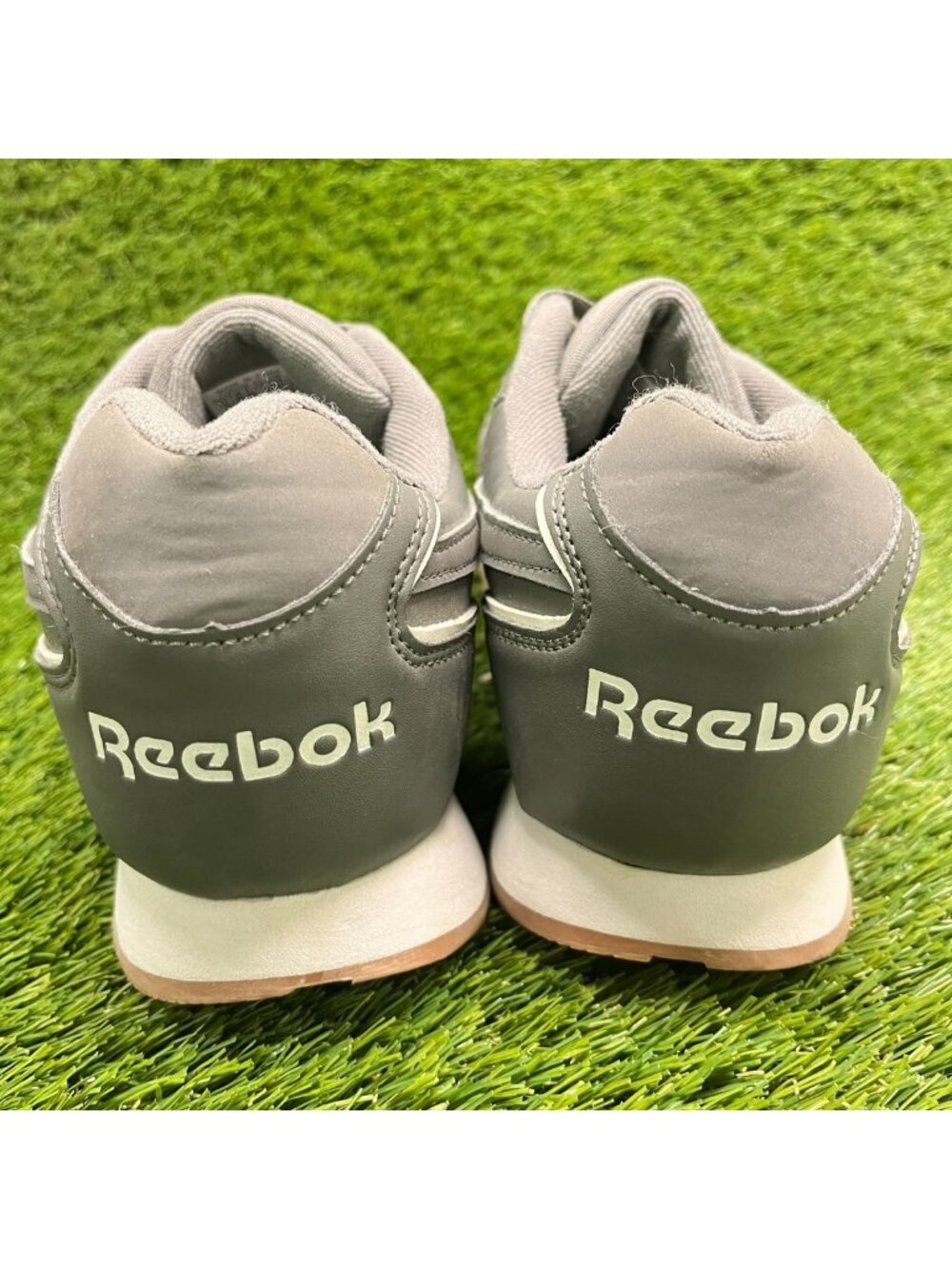 Reebok Classic Harman Run Men Size 11 Gray White Athletic Leather Shoes Sneakers